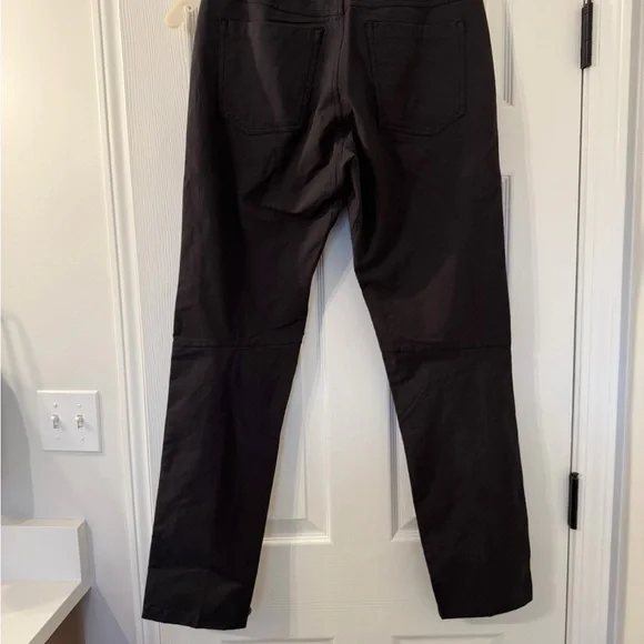 Arc'teryx Men's Black Pants — Size 30 Waist - Picture 8 of 11